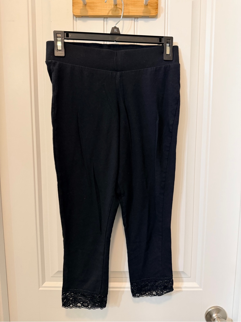 torrid Black cropped leggings with lace
